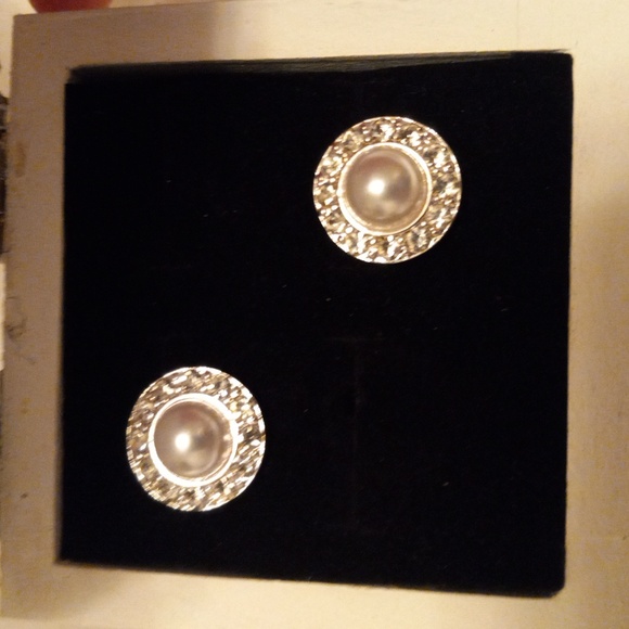 White handmade beaded mimi jewerly box